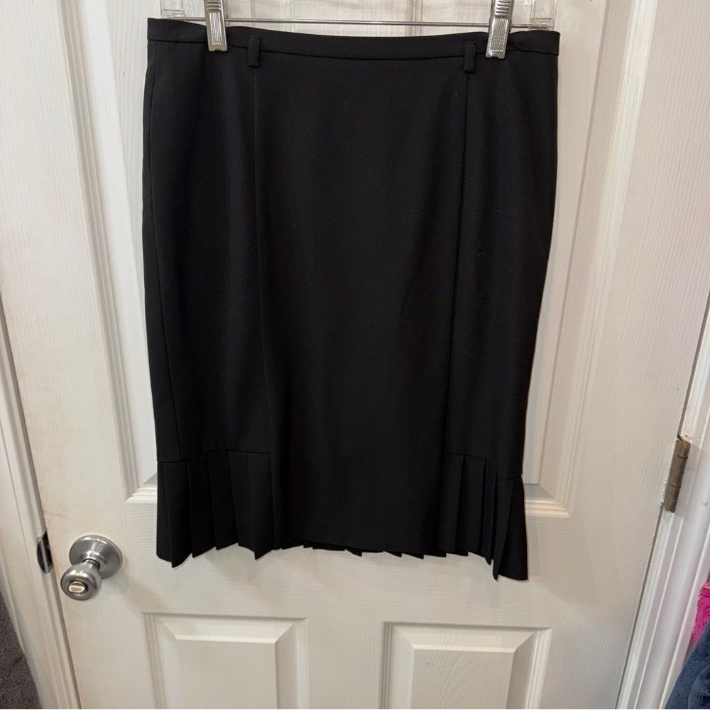 Talbots Petites Pencil Skirt with pleats at bottom size 4P- Like new!